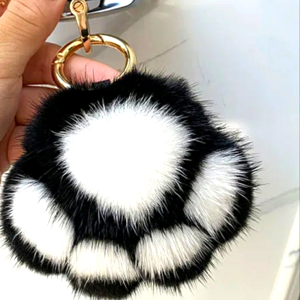 Keychain Black and White